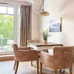 Baltischer Hof 59 *